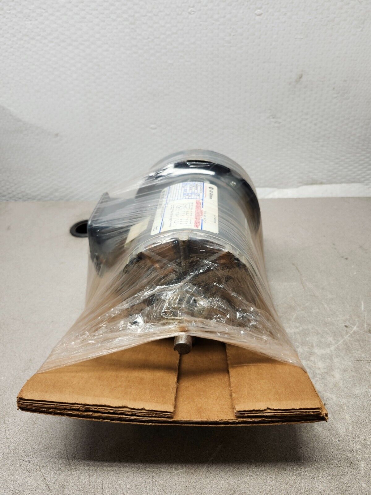 NEW IN BOX General Electric AC Motor 1/3HP 60Hz 1725RPM 208-230/460V 5K33KN31A