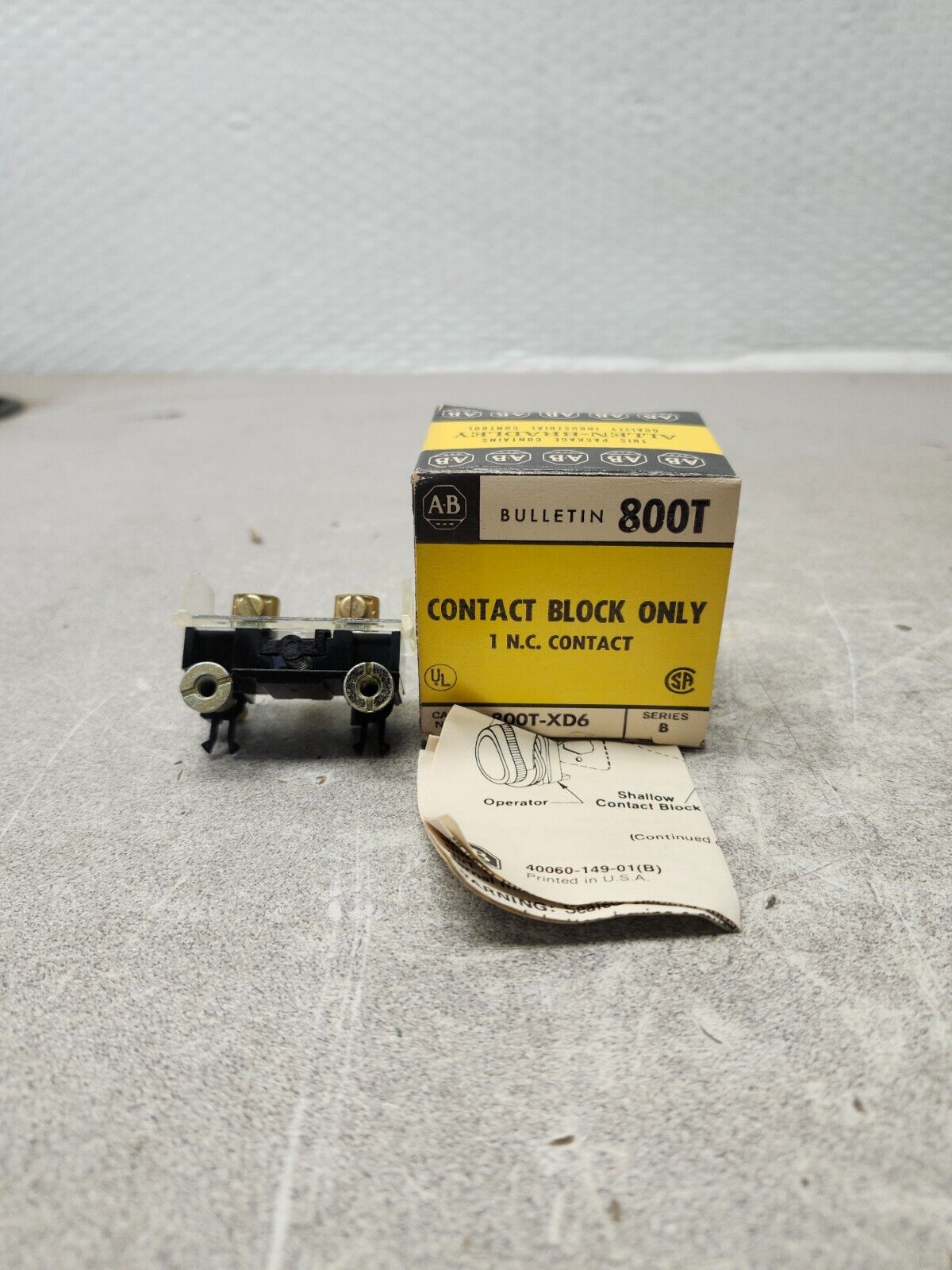 NEW IN BOX ALLEN BRADLEY CONTACT BLOCK ONLY 800T-XD6