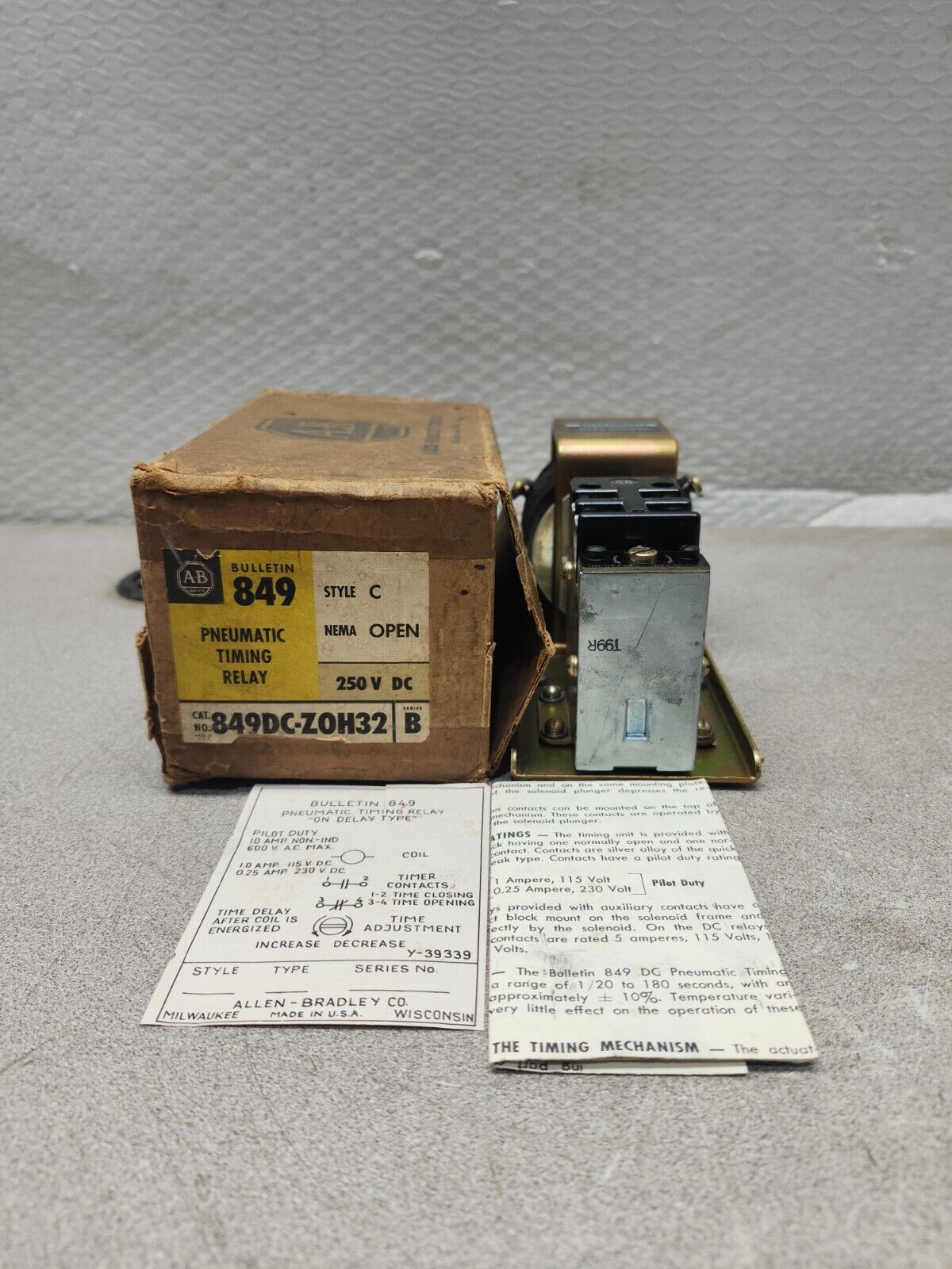 NEW IN BOX ALLEN BRADLEY Pneumatic Timing Relay 849DC-ZOH32