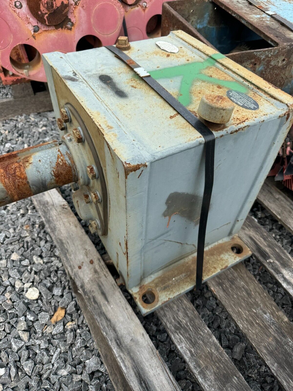 USED FALK ENCLOSED GEAR DRIVE SPEED REDUCER 236.6 RATIO 1070FC4A