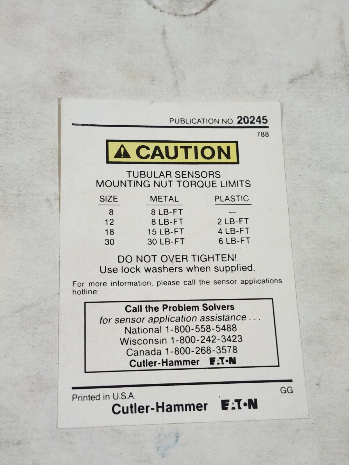 NEW IN BOX CUTLER HAMMER PHOTOELECTRIC TUBULAR SENSOR E58CAL18T110D2