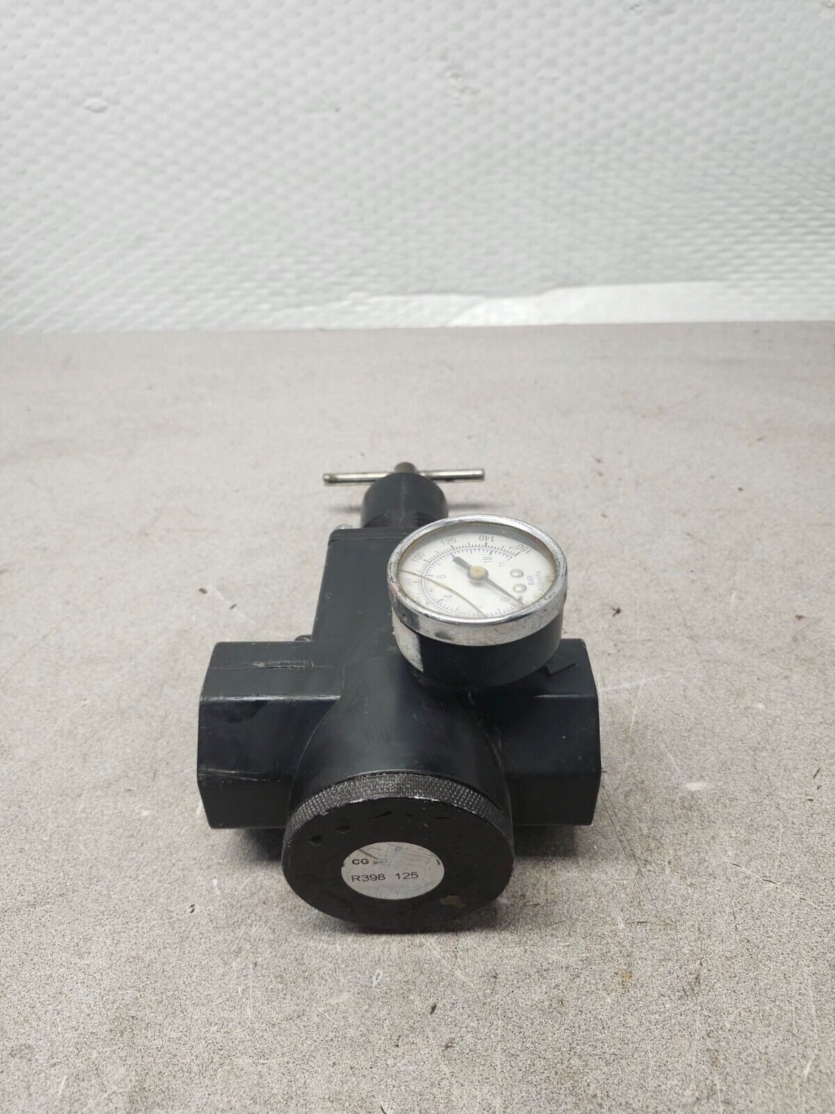 USED Arrow High Flow Regulator 300PSIG 1"NPT 5-125 PSI R398-125