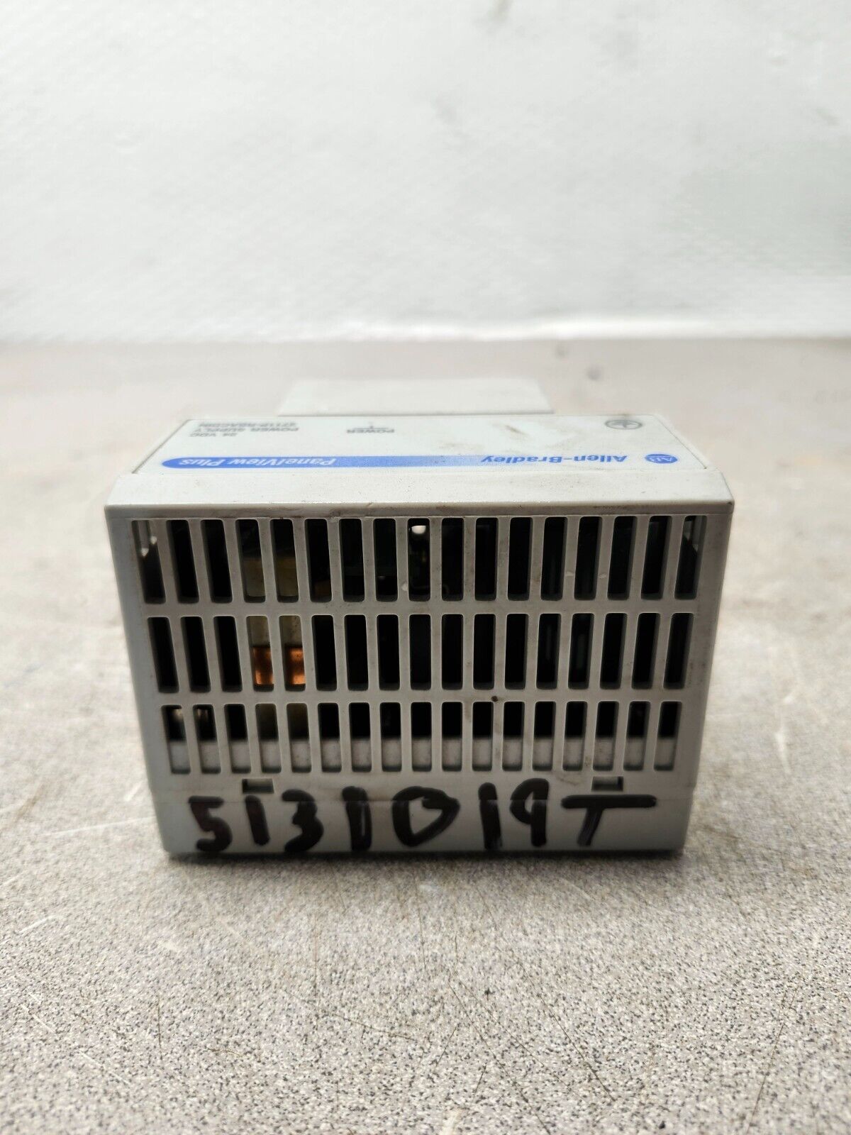 USED ALLEN BRADLEY POWER SUPPLY 2711P-RSACDIN