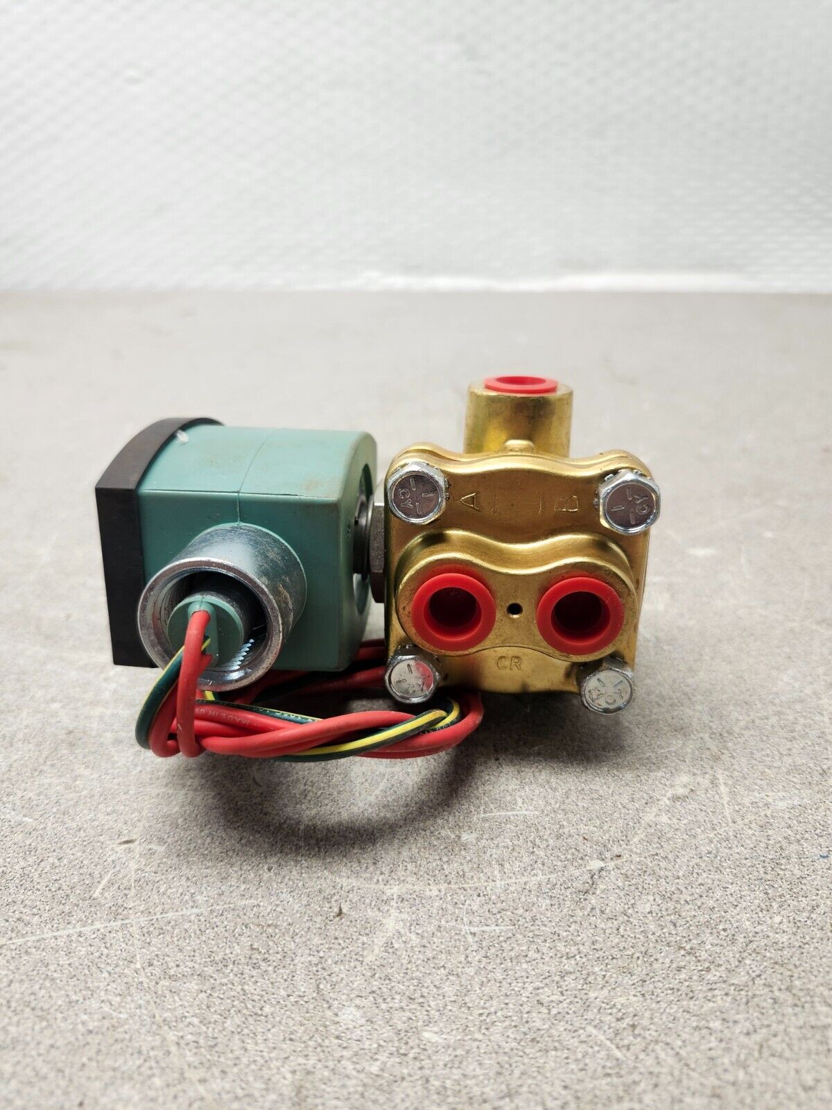 NEW IN BOX ASCO REDHAT 120V AC Brass Solenoid Valve 1/4'' 8342G001