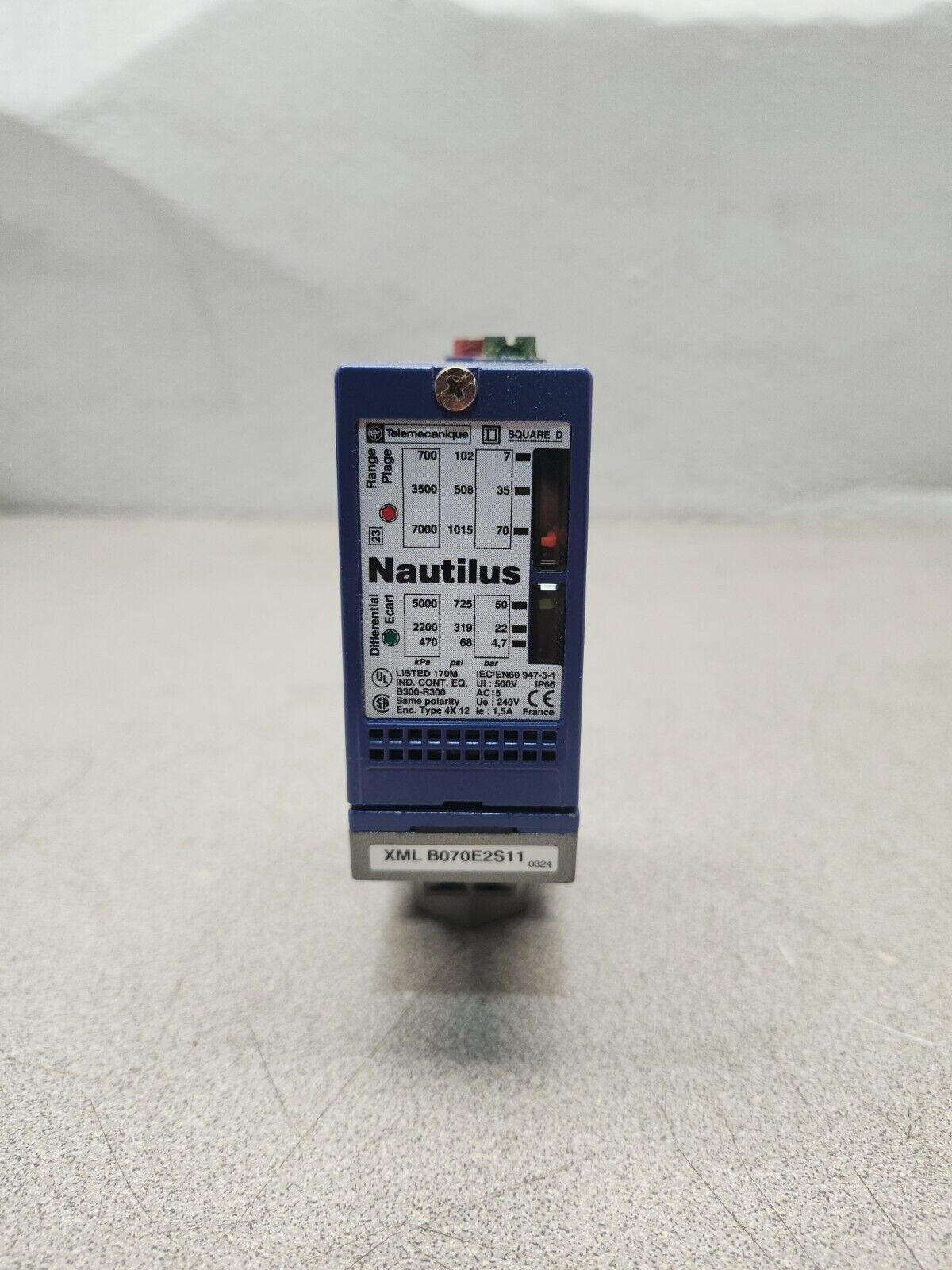 NEW IN BOX SQUARE D pressure switch 70 BARS 1015PSI XML B070E2S11