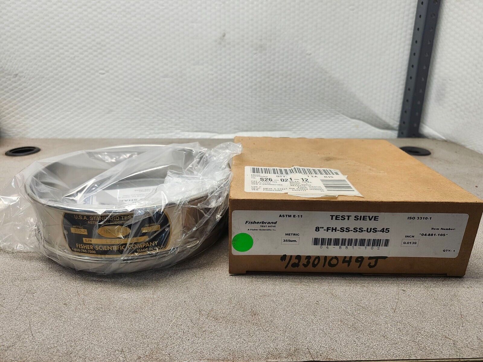 NEW IN BOX FISHERBR AND TEST SIEVE 8"-FH-SS-SS-U-45