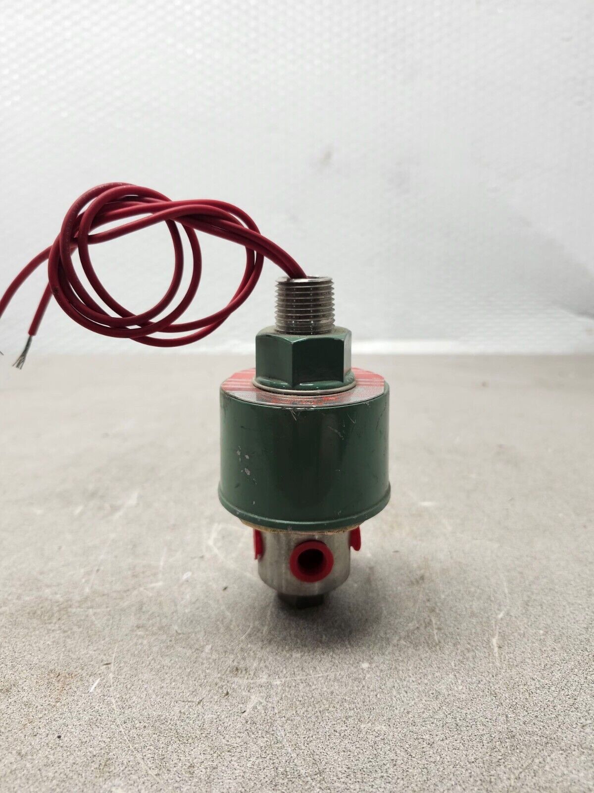 NEW NO BOX ASCO RED HAT SOLENOID VALVE 832058