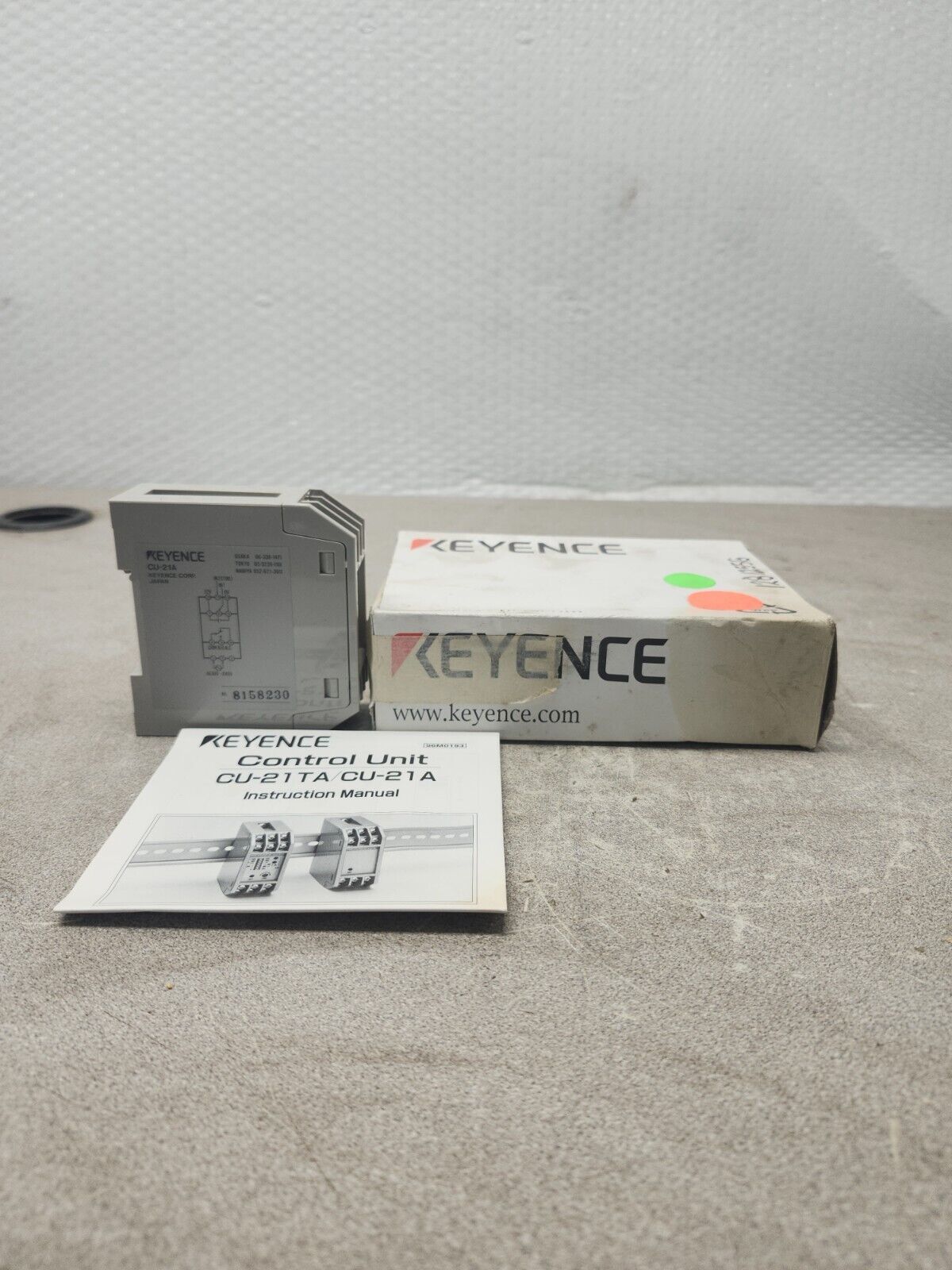 NEW NO BOX KEYENCE SENSOR CONTROL UNIT CU-21A