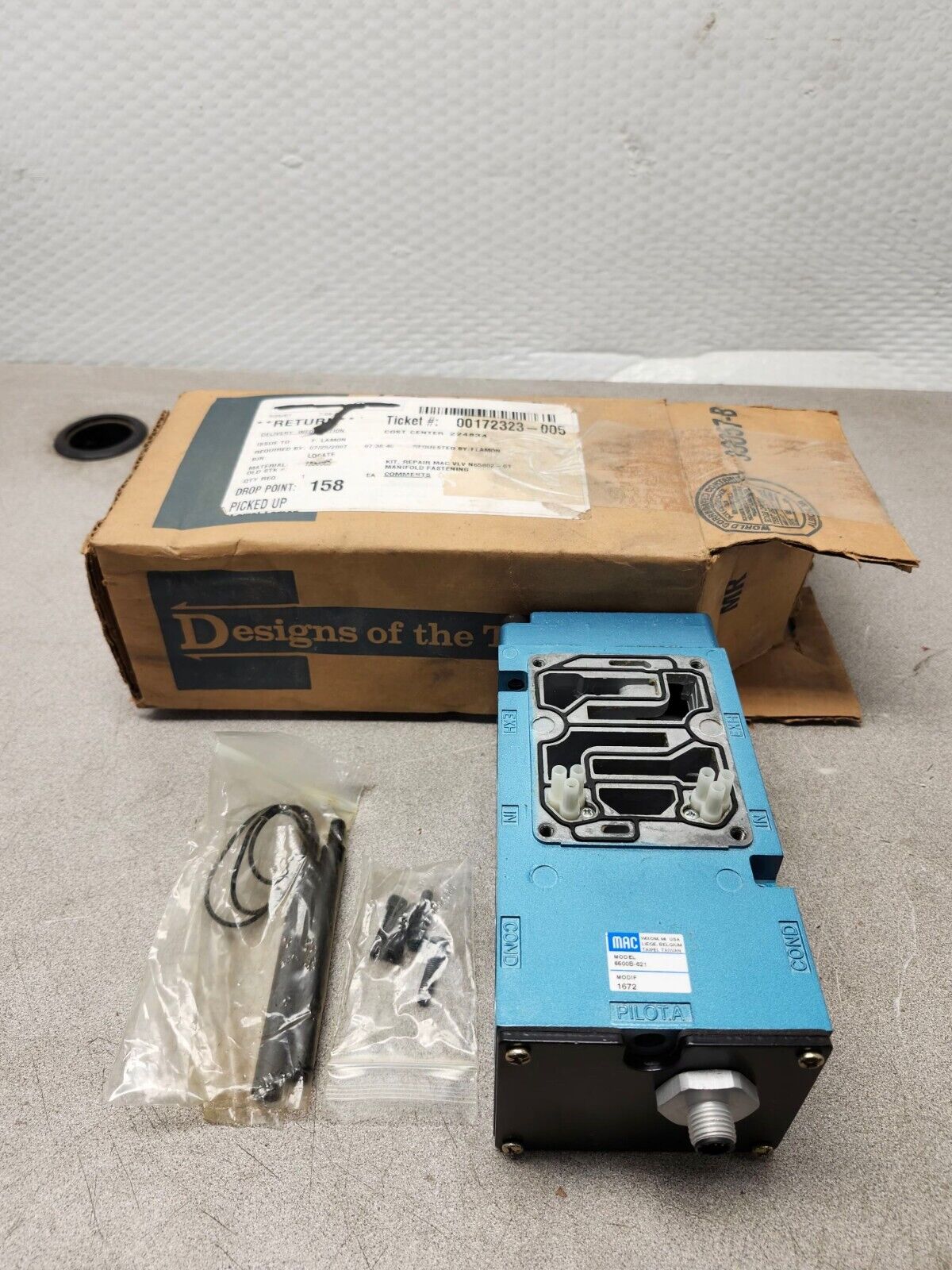 NEW IN BOX MAC PNEUMATIC MANIFOLD 6500B-621