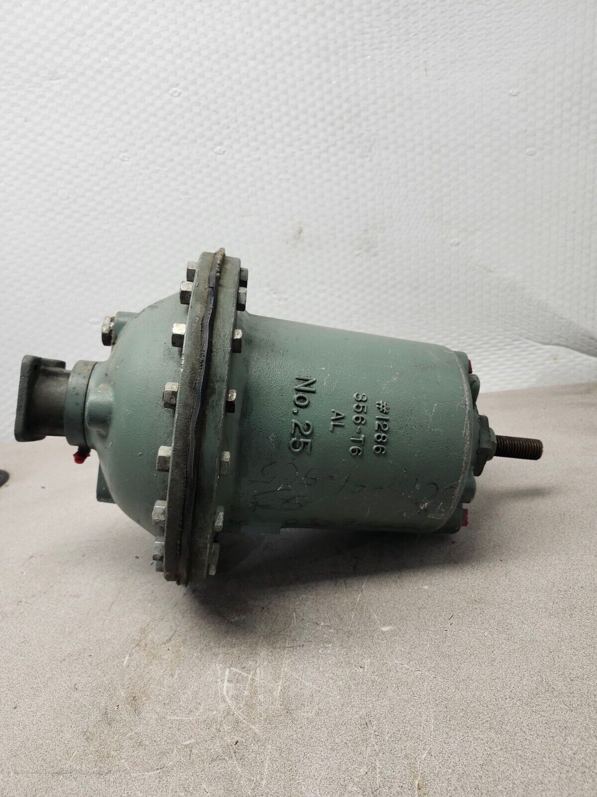 NEW Itt Grinnell Air Motor Bonnet Valve Actuator NO. 25 356-T6AL