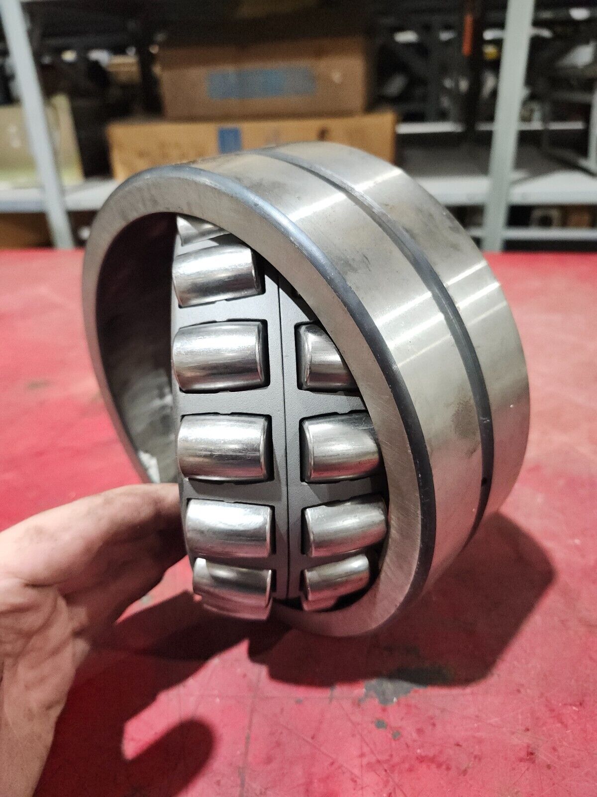 NEW NO BOX SKF SPHERICAL ROLLER BEARING 23222 CC