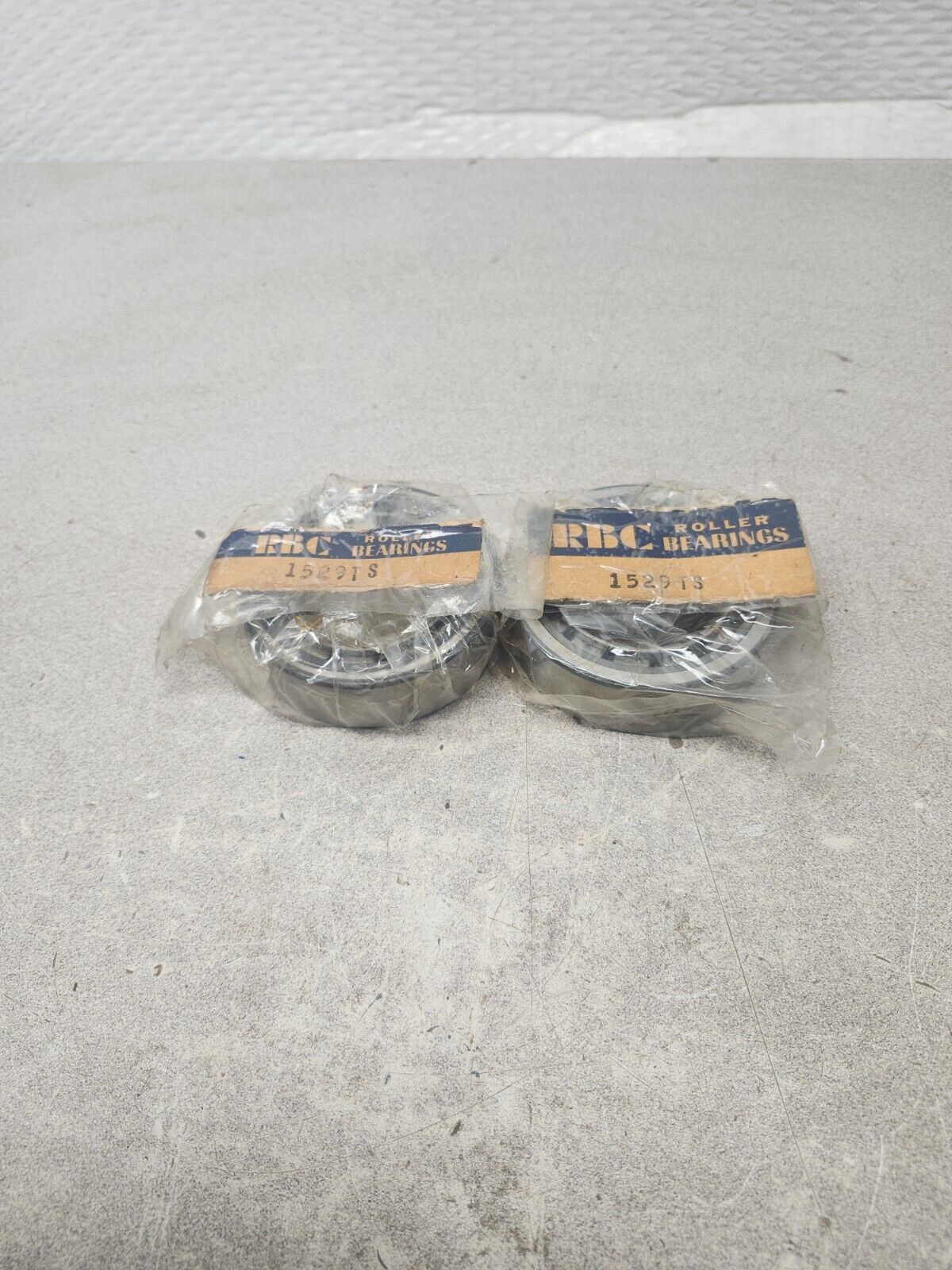 NEW IN BAG LOT OF 2 BBC ROLLER BEARINGS 1529TS