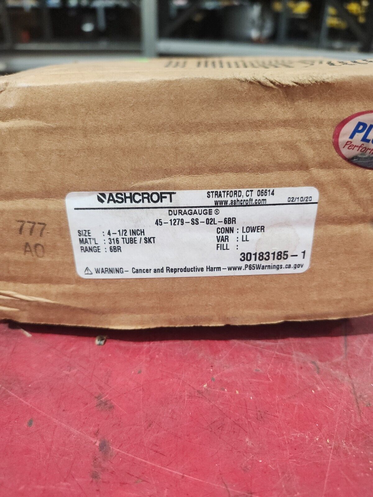 NEW IN BOX ASHCROFT DURAGAUGE 45-1279-SS-02L-6BR