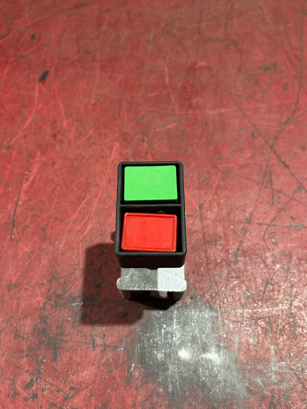 47775562