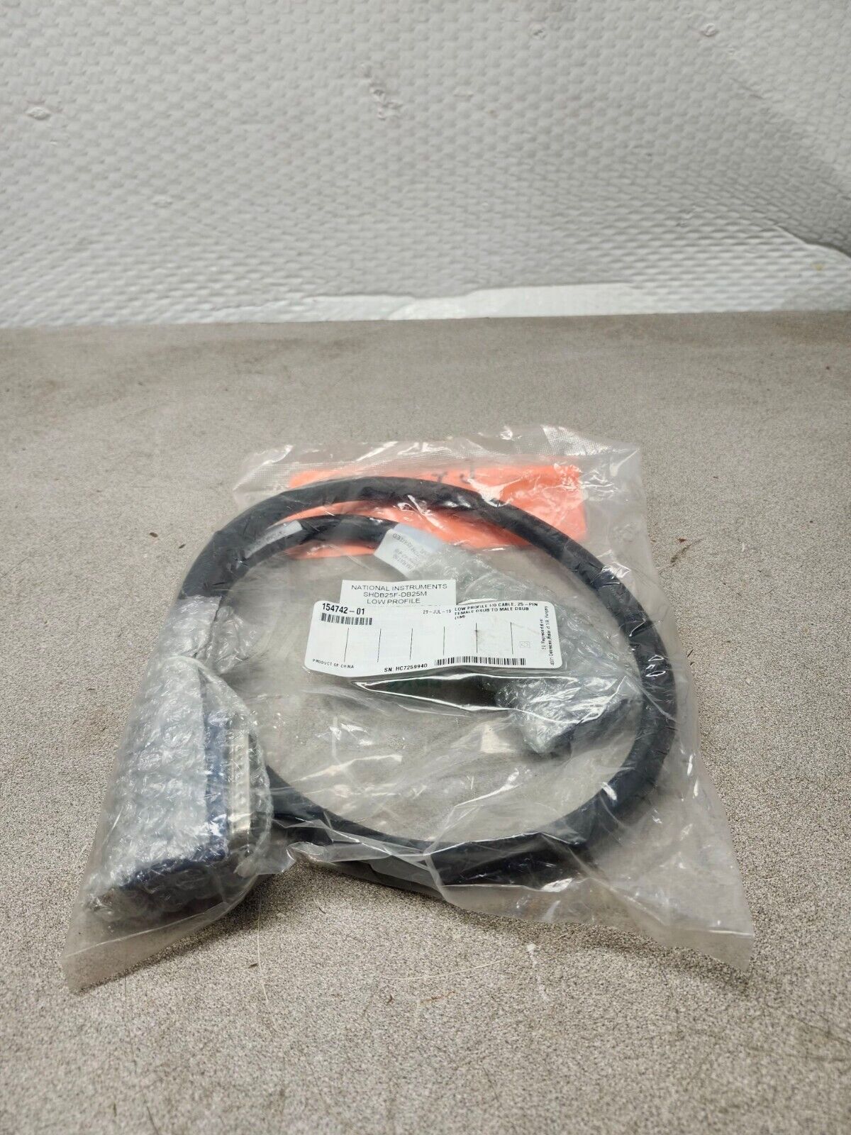 NEW IN BAG NATIONAL INSTRUMENTS LOW PROFILE SHDB25F-DB25M