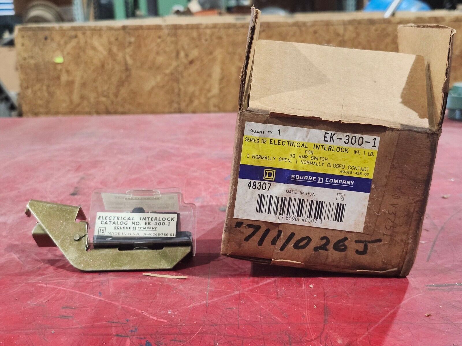 NEW IN BOX SQUARE D ELECTRICAL INTERLOCK EK-300-1