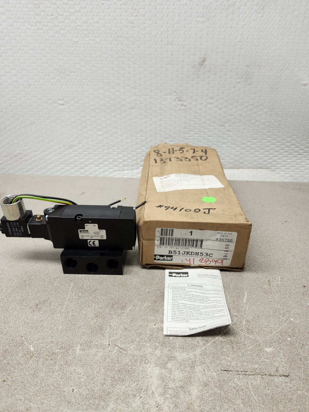 NEW IN BOX PARKER SOLENOID VALVE B51JKDH53C