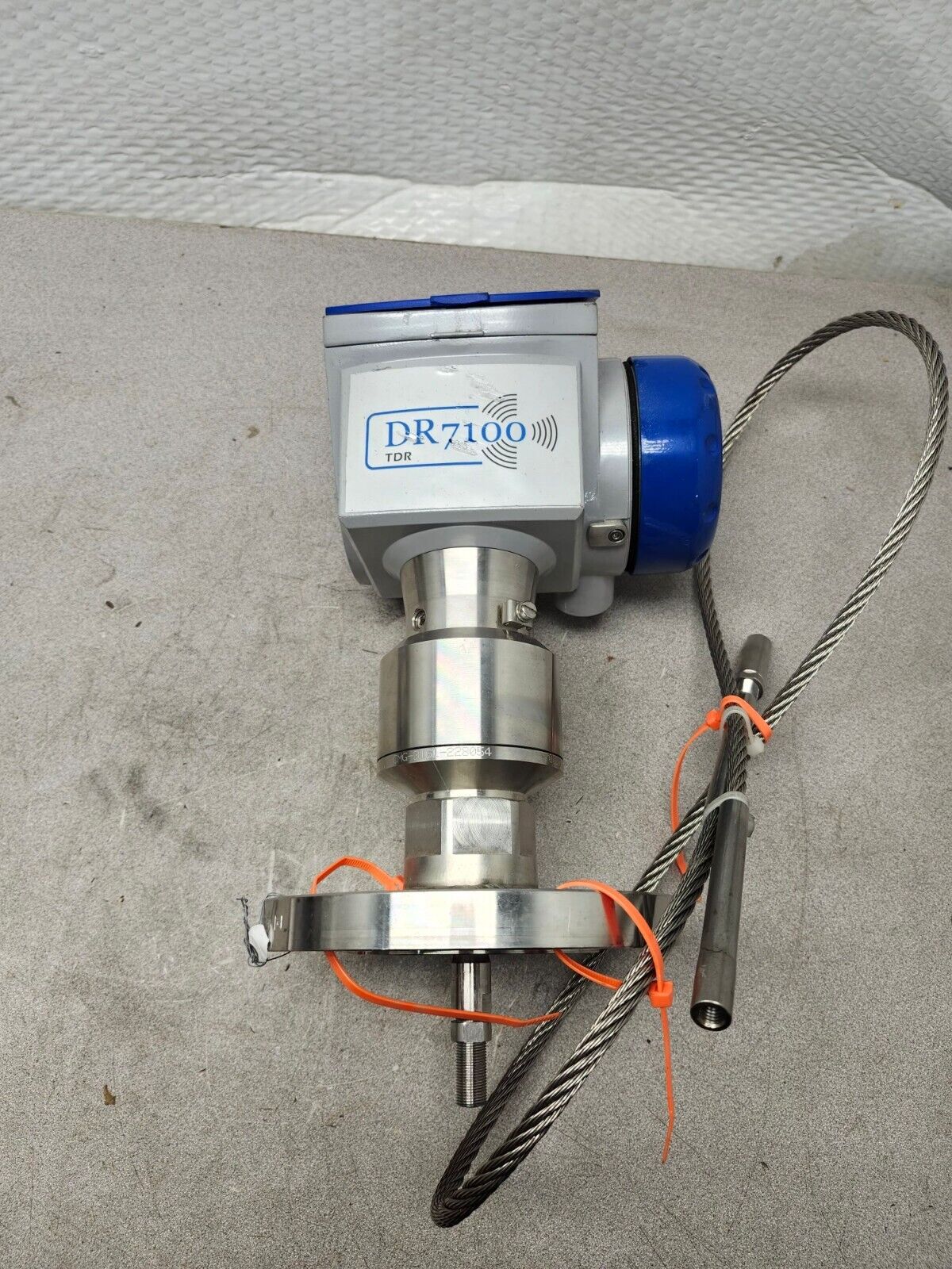 NEW NO BOX AMETEK RADAR LEVEL TRANSMITTER DR7100