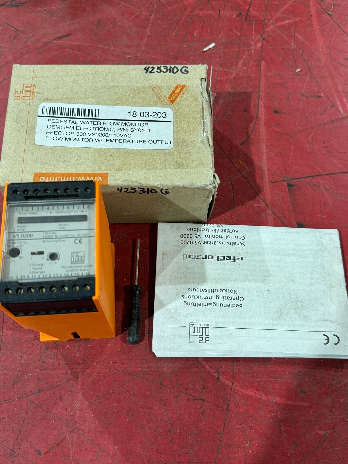 NEW IFM EFECTOR VS0200/110VAC. CONTROL MONITOR SY0101