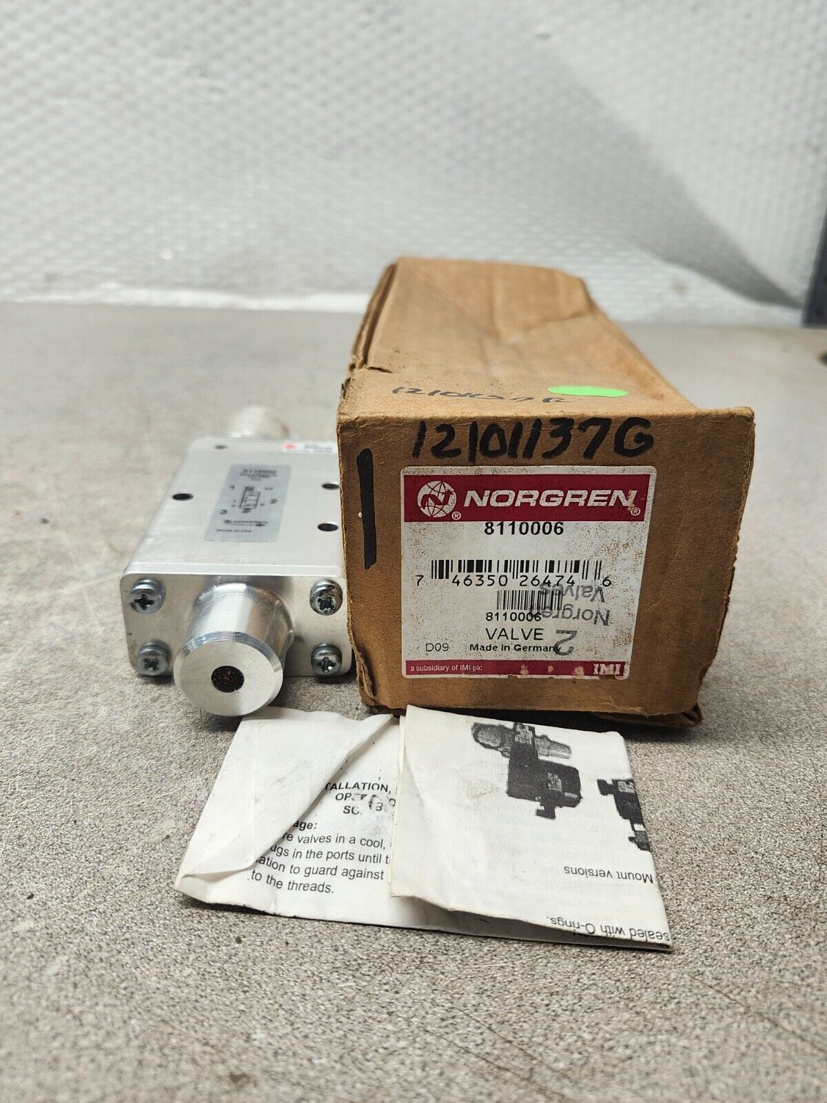 NEW IN BOX NORGREN SOLENOID VALVE 120PSIG 8110006