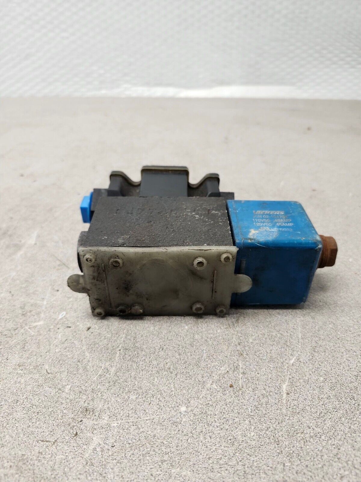 NEW NO BOX VICKERS HYDRAULIC VALVE DG4V-3S-6B-M-FW-B5-60