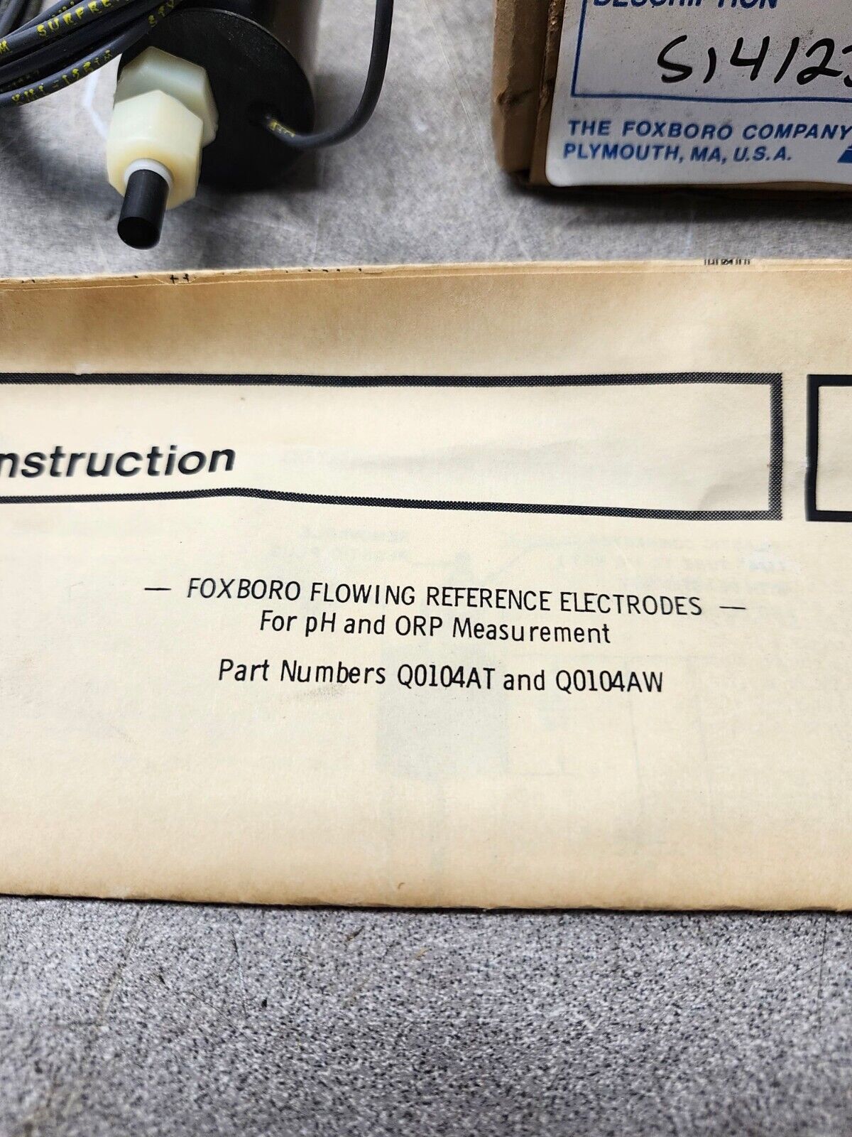 NEW IN BOX FOXBORO ELECTRODE PROBE Q0104AW