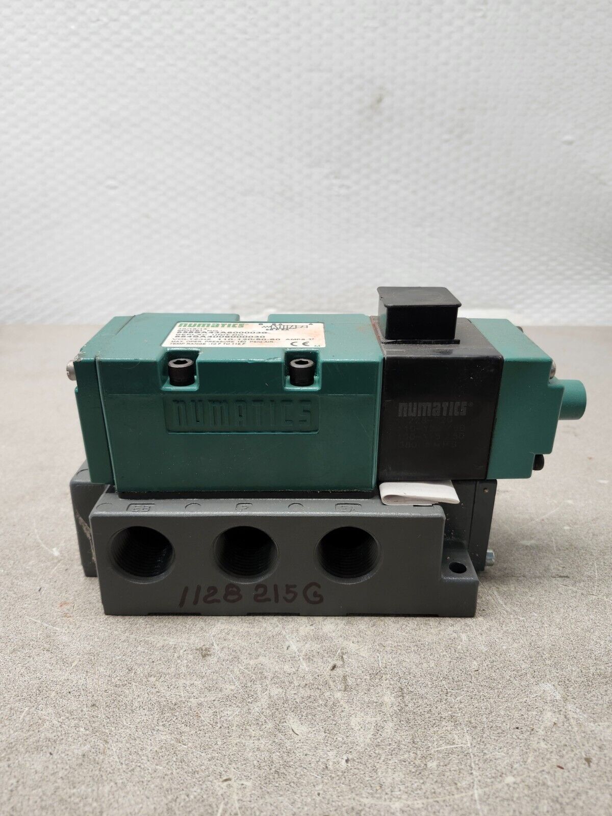 NEW NO BOX NUMATICS SOLENOID VALVE 555SA43A6000030