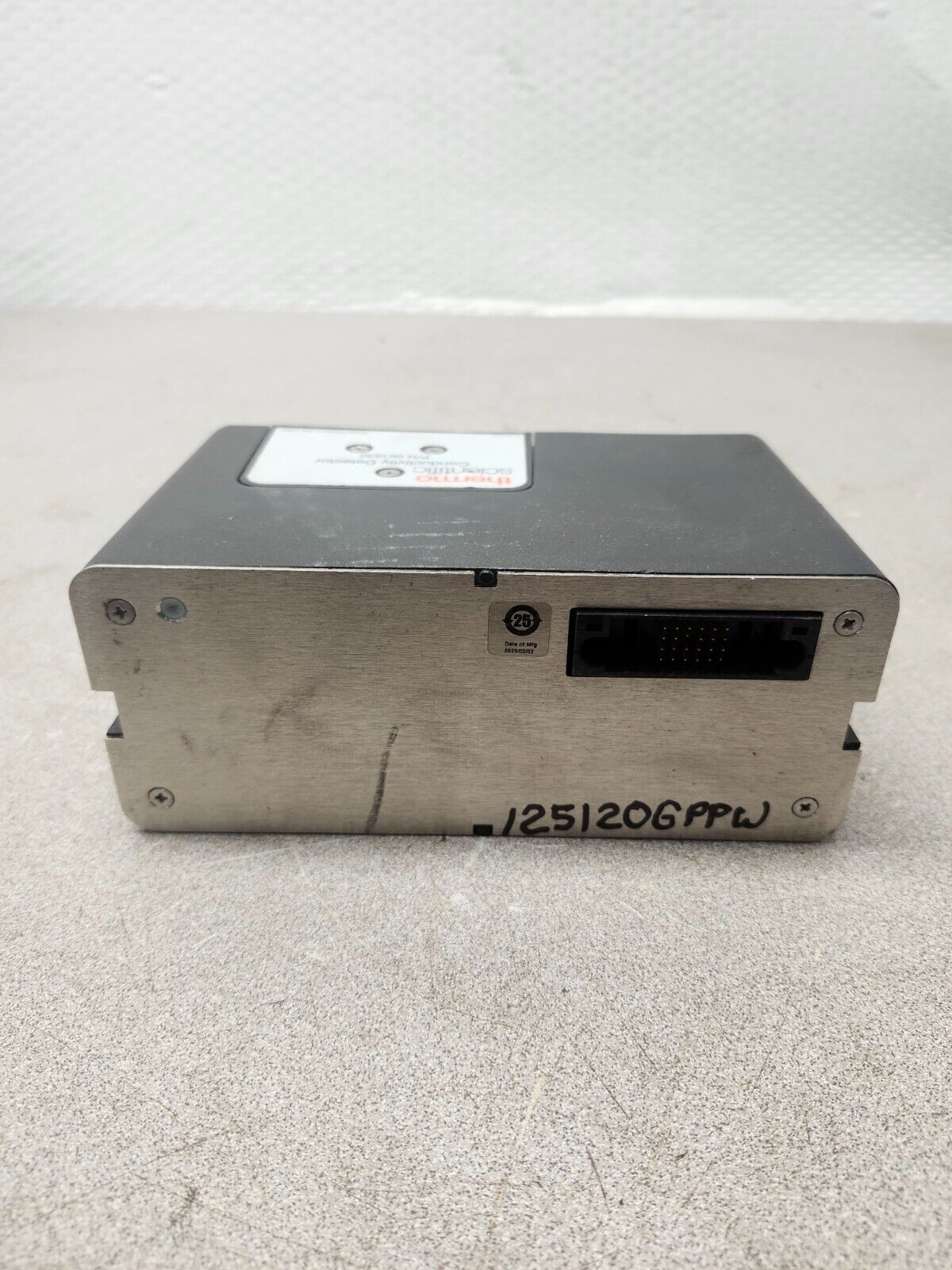 USED THERMOSCIENTIFIC CONDUCTIVITY DETECTOR 23069175 - 061830