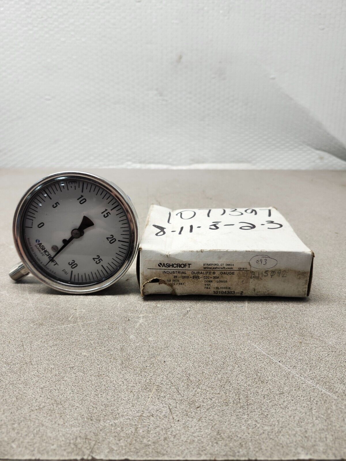 NEW IN BOX ASHCROFT DURALIFE GAUGE 35-1009-SWL-02L-30#