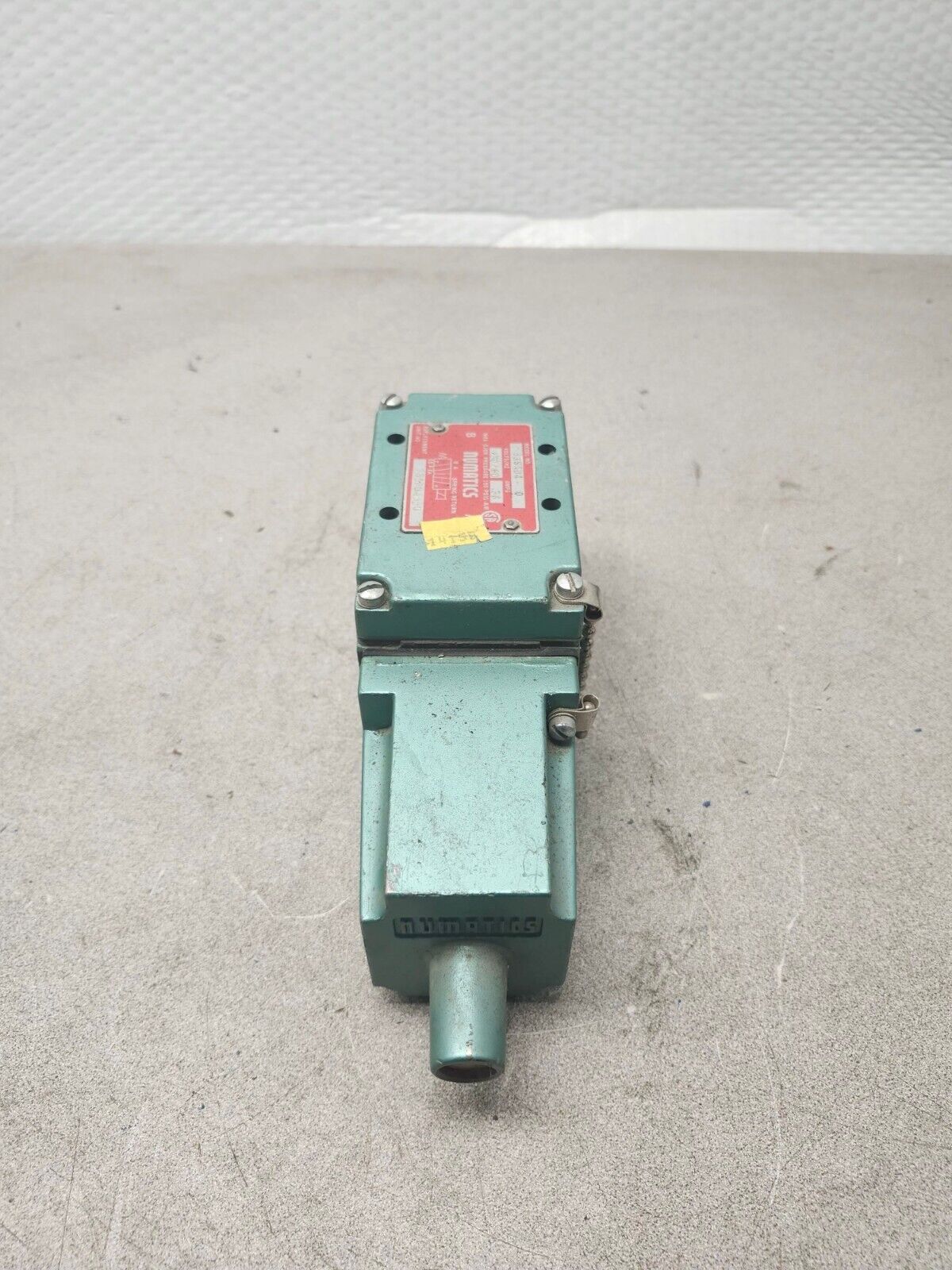 USED NUMATICS SOLENOID VALVE 33SAD4 0