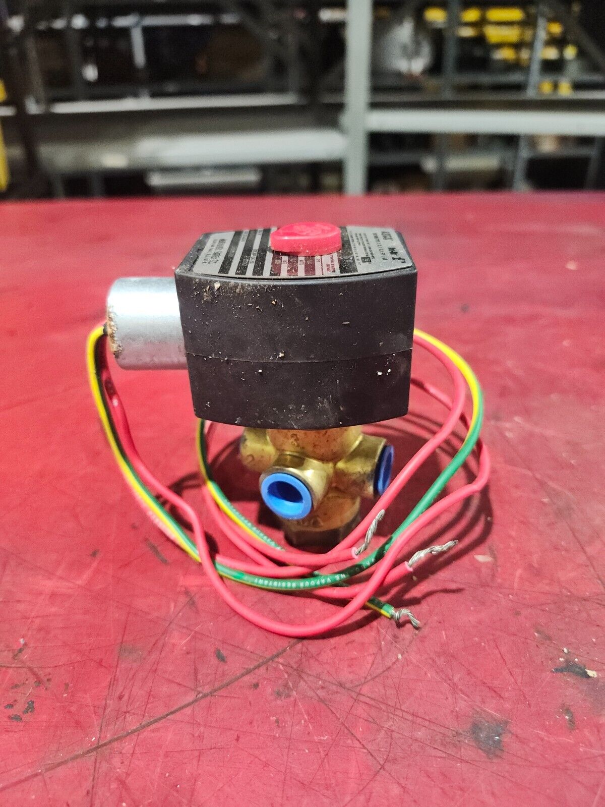 NEW NO BOX ASCO Solenoid Valve EF8320G184