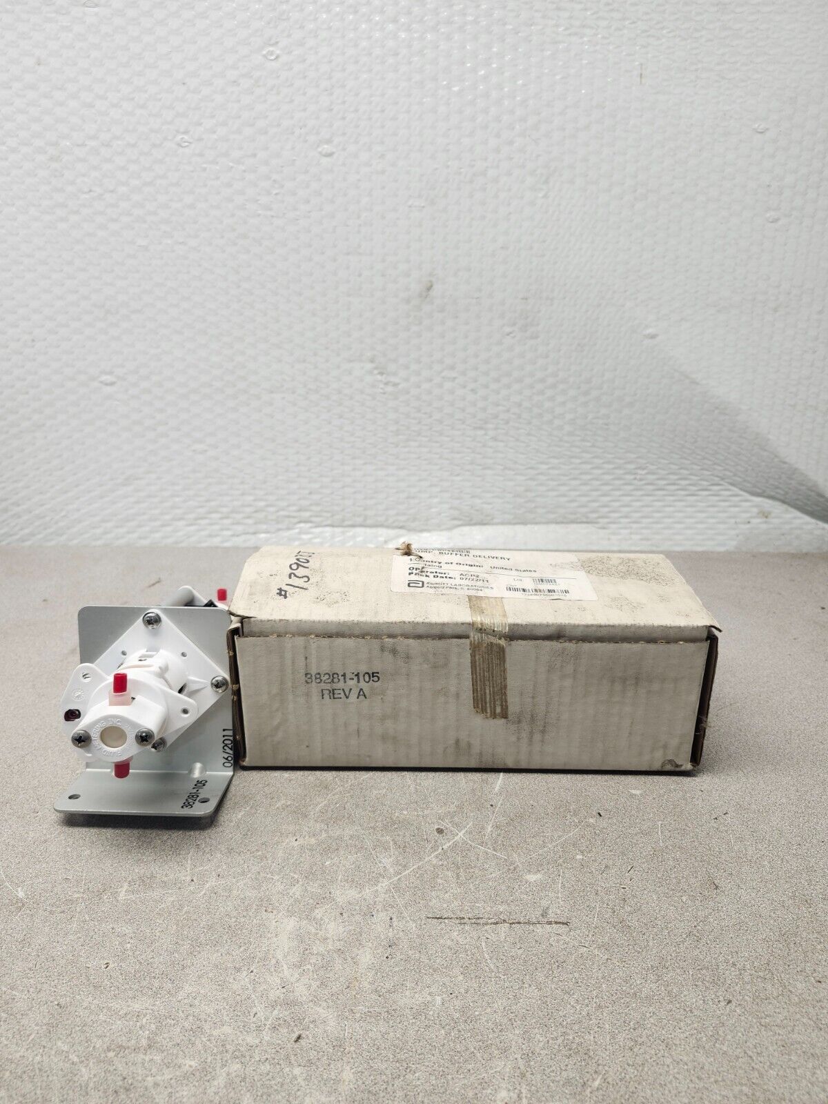 NEW IN BOX ABBOTT BUFFER DELIVERY PUMP 4-38281-01 38281-105 P21NSXSLSSNS04