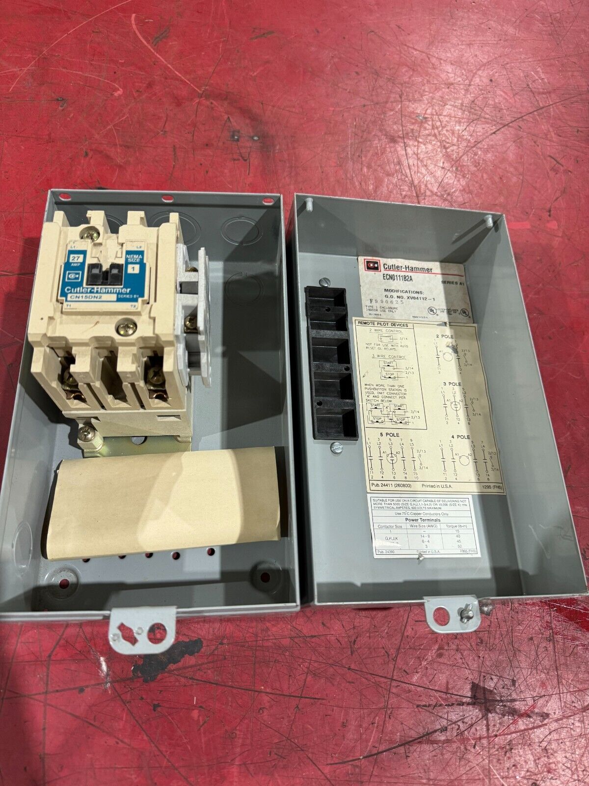 NEW CUTLER-HAMMER CN15DN2 SIZE 1 STARTER IN ENCLOSURE 220/240V. COIL ECN0111B2A