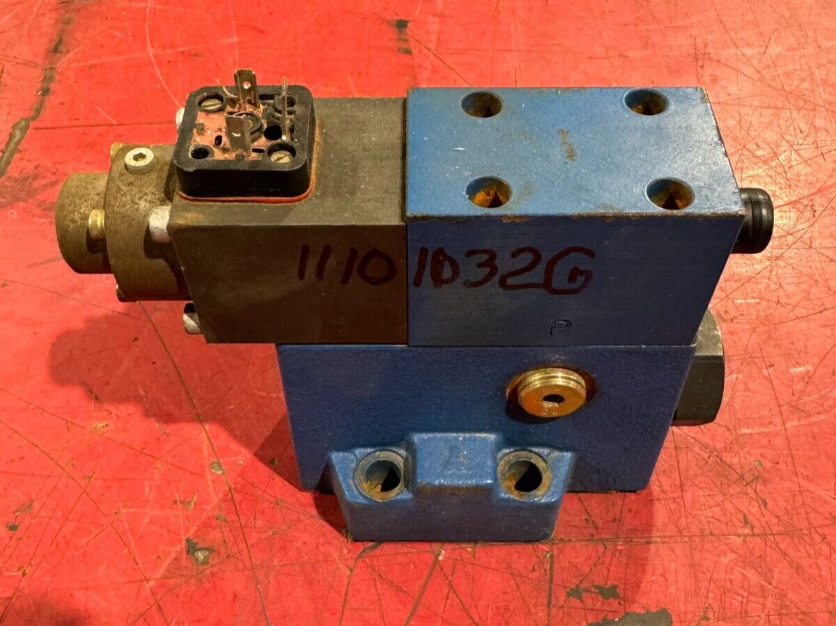 UNUSED SURPLUS REXROTH R900900653 HYDRAULIC VALVE DRE10-52/100YG24K4M