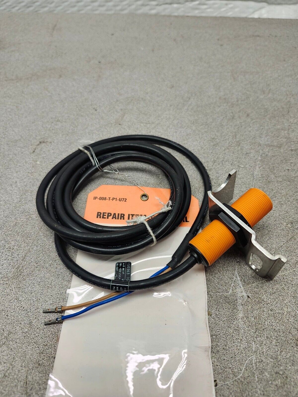 NEW IFM EFECTOR IG0363 PROXIMITY SENSOR 8MM 20-250V IGC2008-BBOA