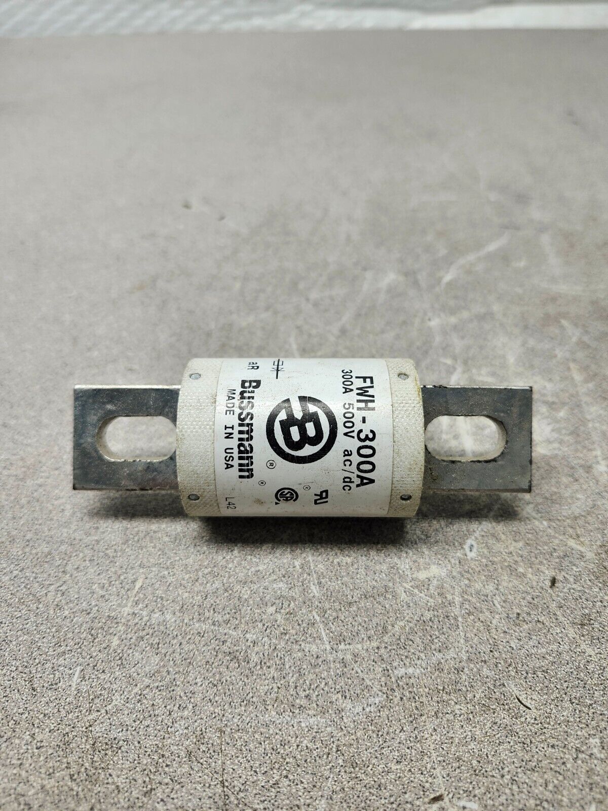 USED BUSSMANN Semiconductor Fuse 300A 500V FWH-300A