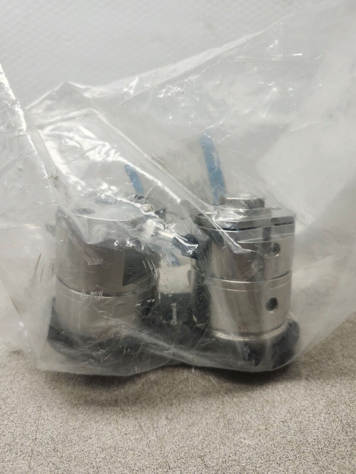 NEW IN PACKAGE AGILENT PUMP HEAD CHANNEL G4220-60350