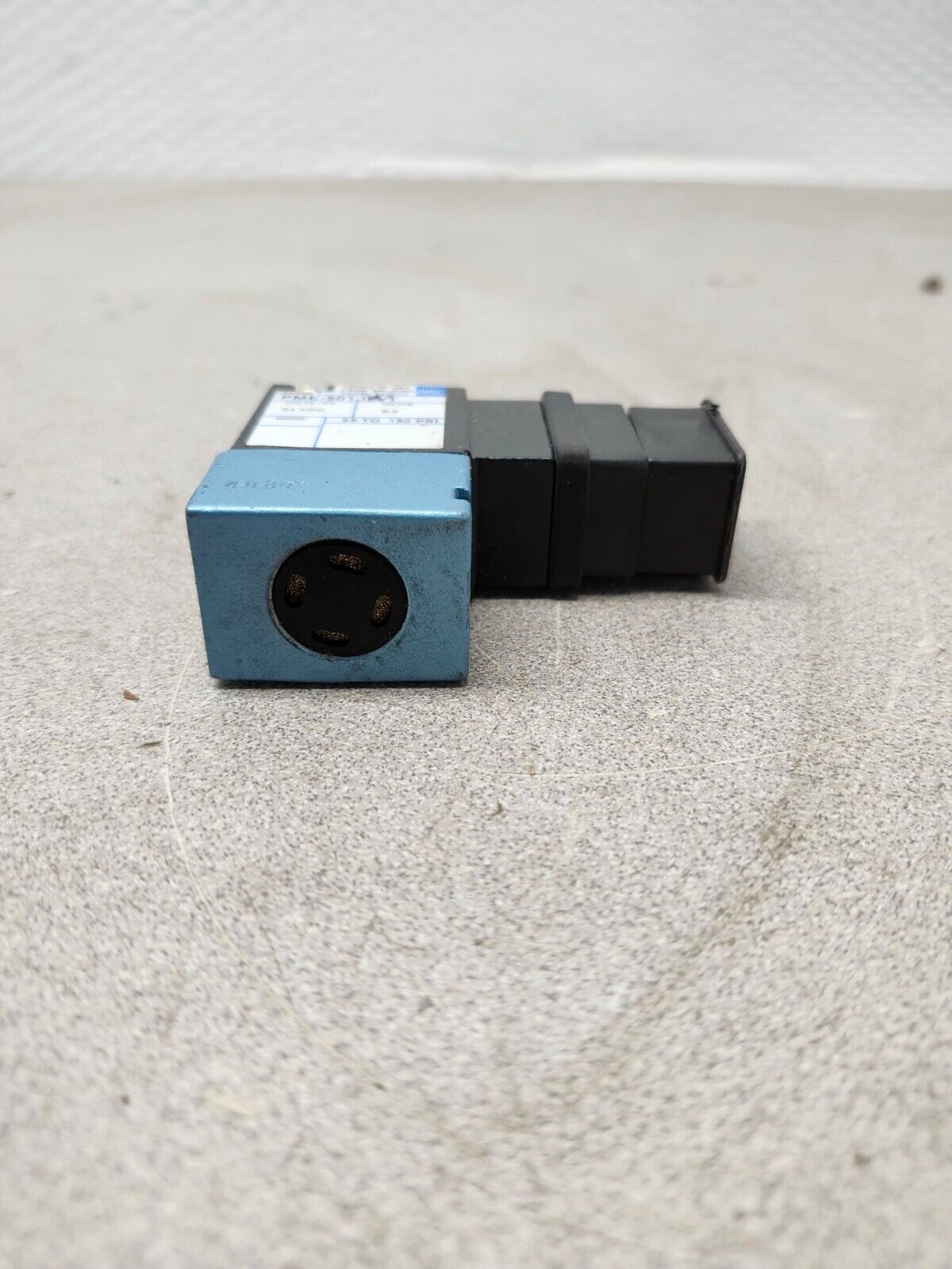 NEW NO BOX MAC SOLENOID VALVE PME-501JM