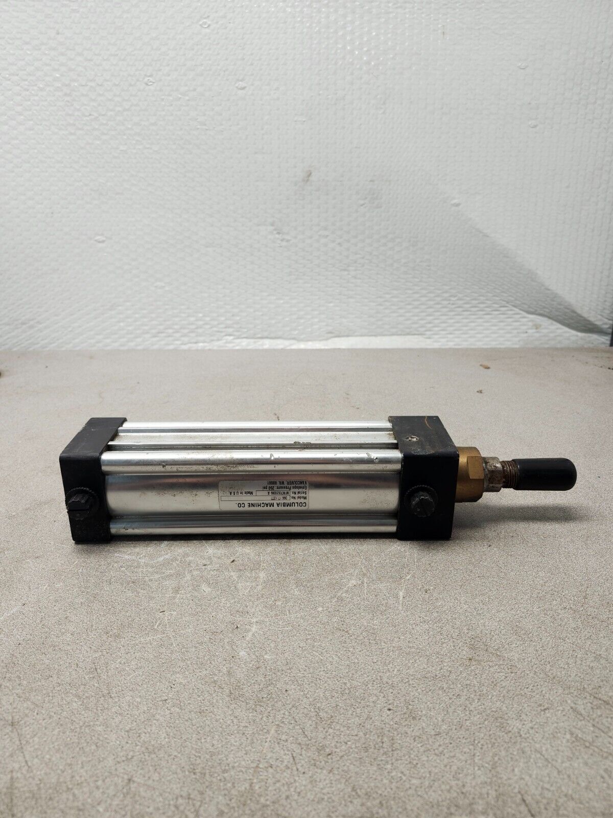 NEW COLUMBIA PNEUMATIC AIR CYLINDER 366.17.1377