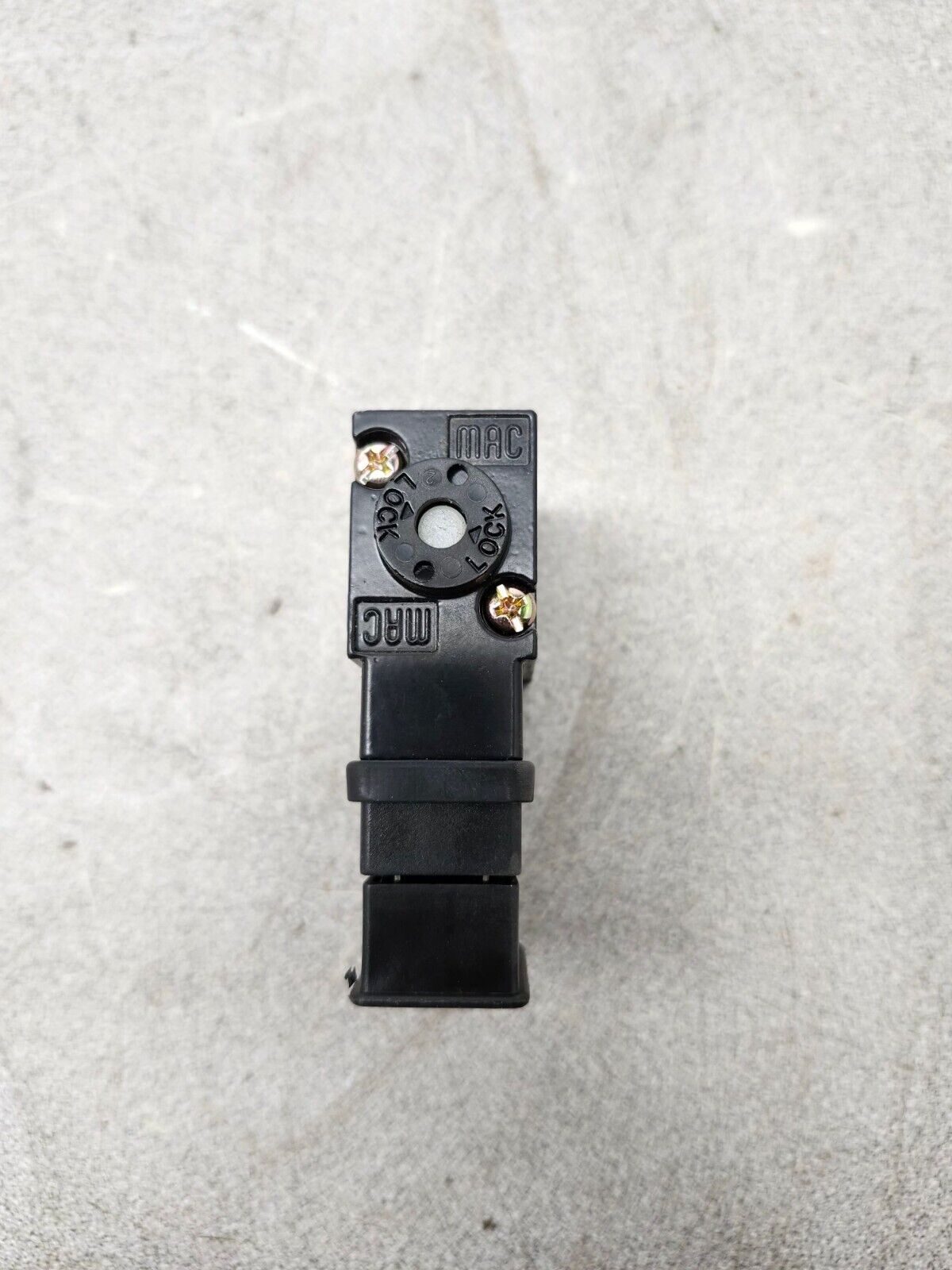 NEW NO BOX MAC SOLENOID VALVE PME-501JM