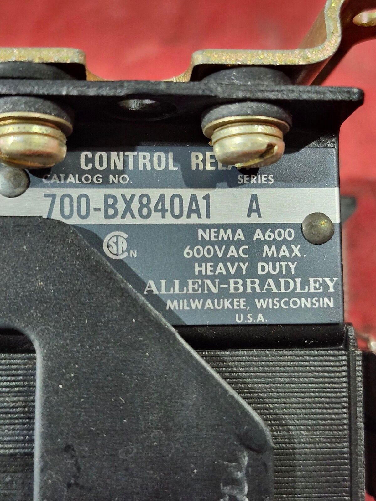 NEW NO BOX ALLEN-BRADLEY AC CONTROL RELAY 700-BX840A1 SERIES A