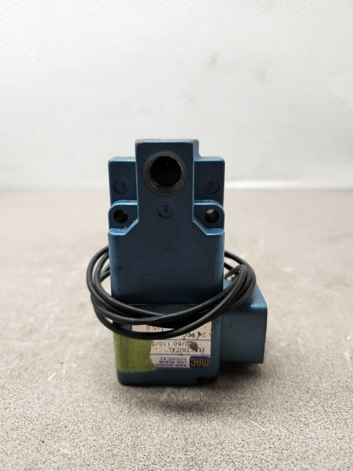 USED MAC Pneumatic Solenoid Valve, 110/120 V, 50/60 HZ, 24 VDC, 15.0 W 224B-111C