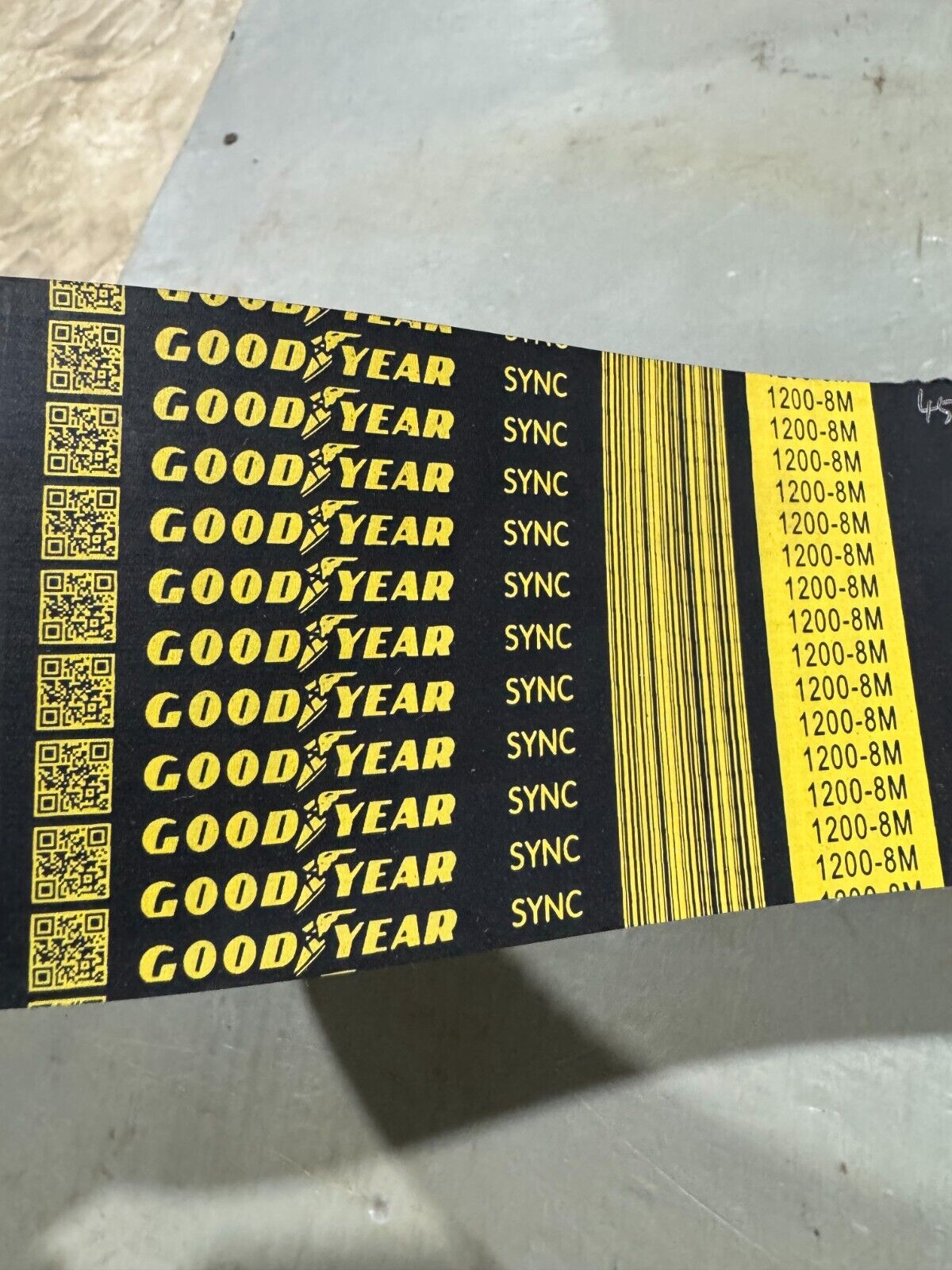 FACTORY NEW GOODYEAR SYNCHRONOUS Sync RPP TIMING BELT 1200-8M-85