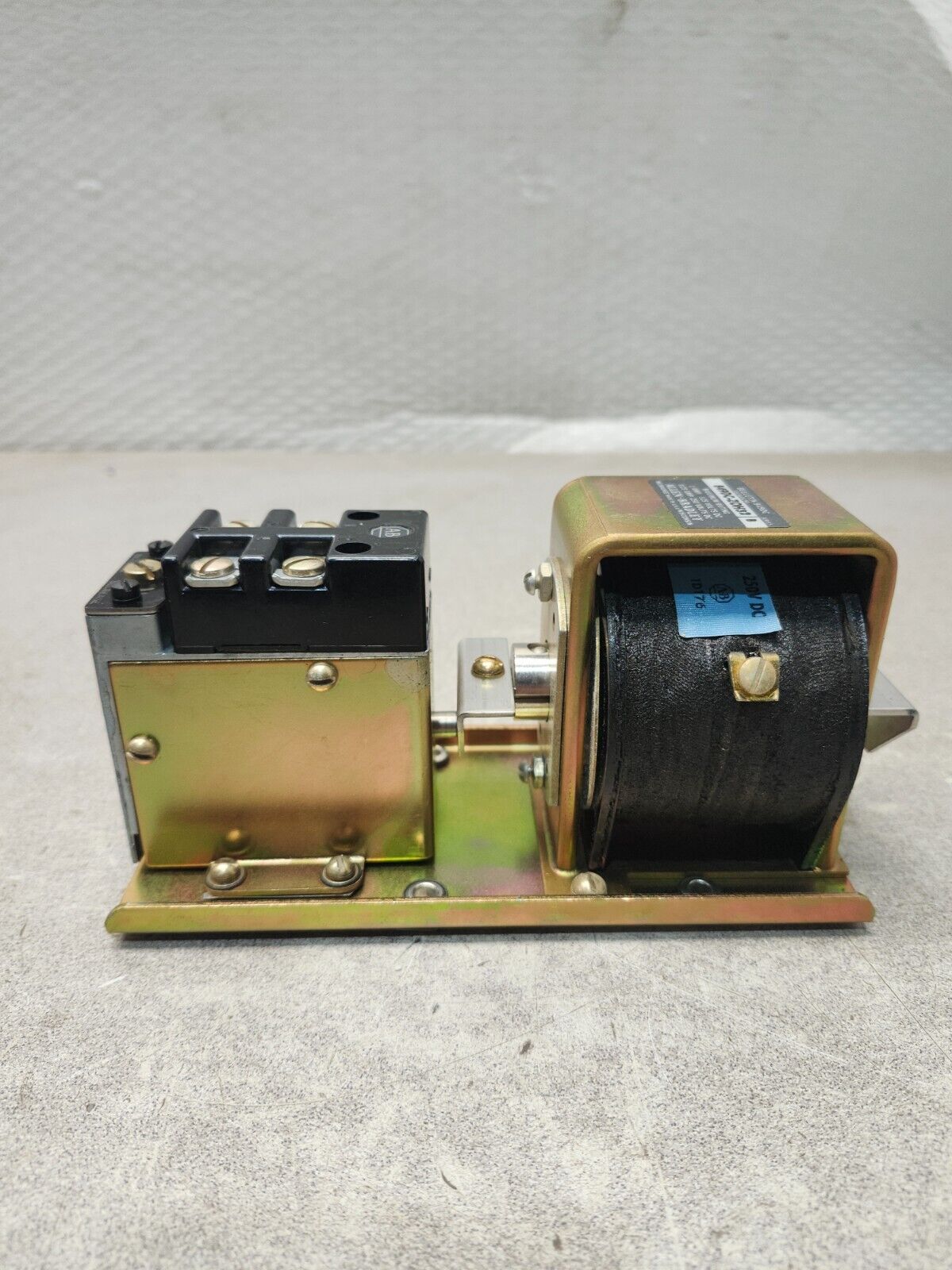 NEW IN BOX ALLEN BRADLEY Pneumatic Timing Relay 849DC-ZOH32