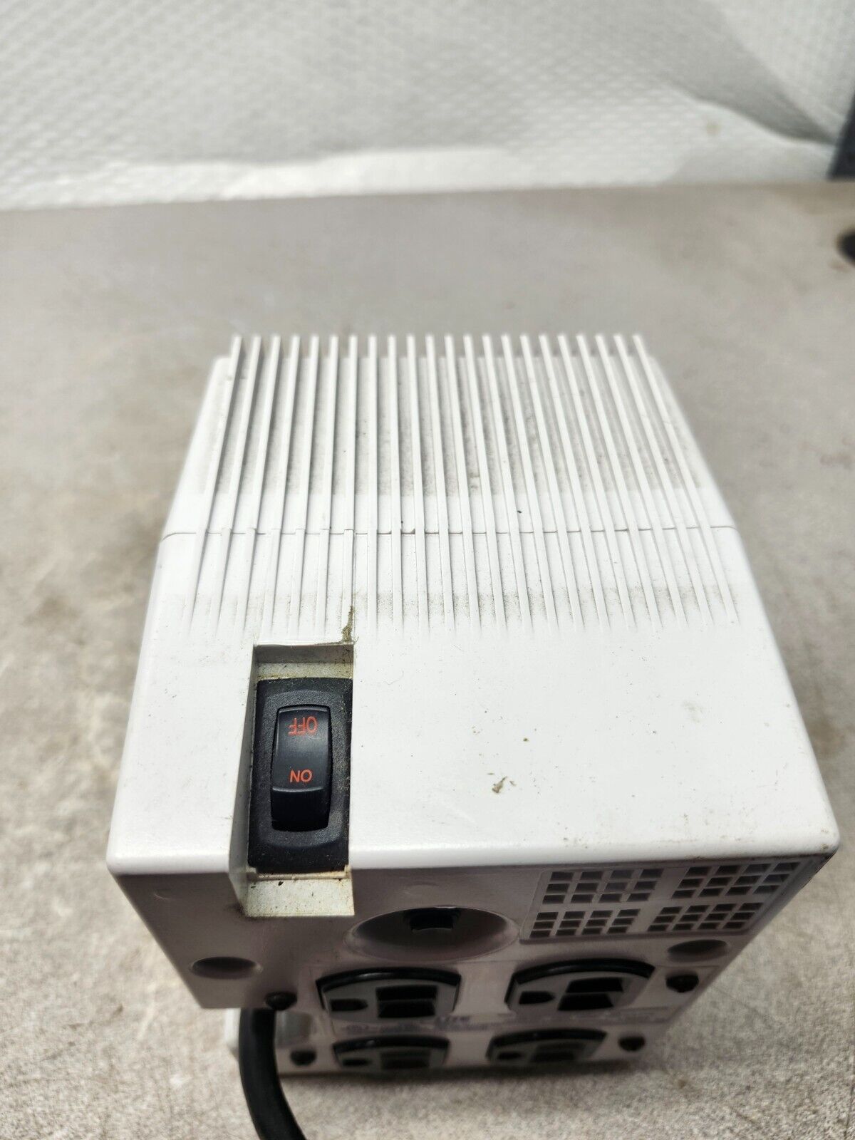 USED Tripp Lite Voltage Regulator and Conditioner,120V 600W LS604