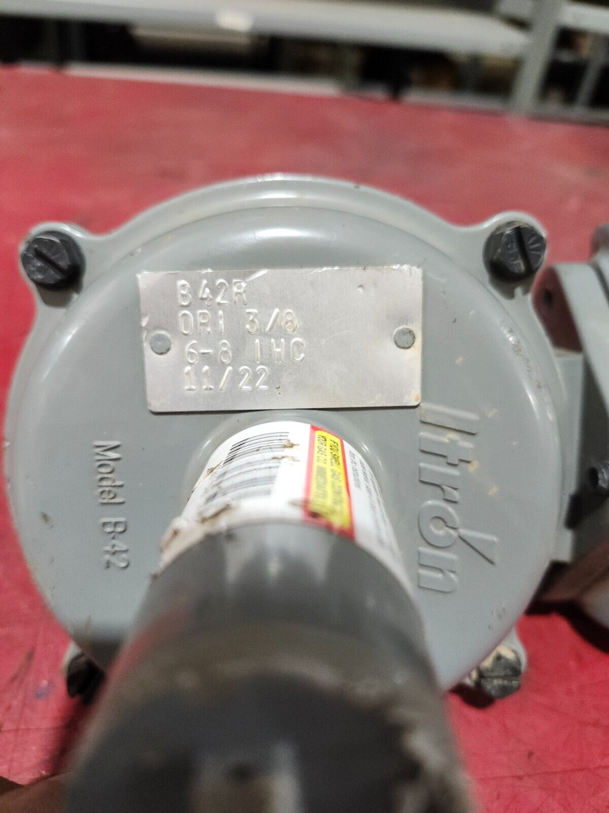 NEW NO BOX ITORN GAS REGULATOR OUTLET PRESSURE MODEL 8.42