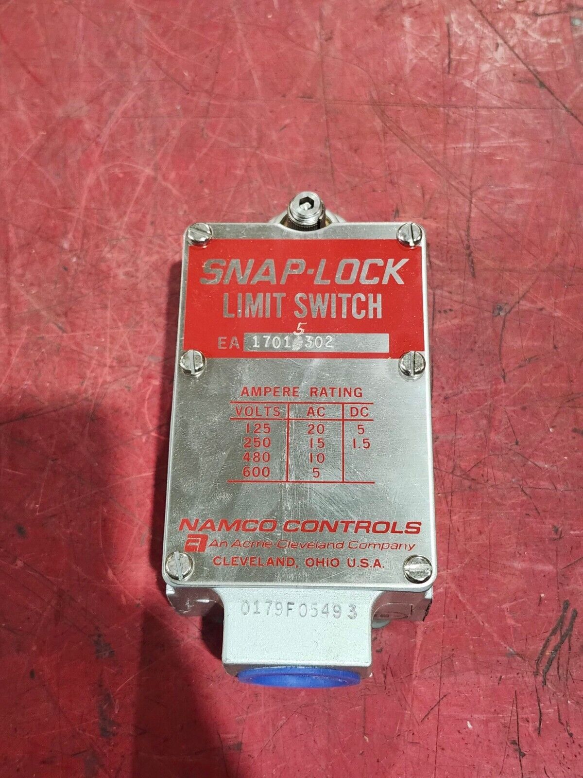 NEW IN BOX NAMCO SNAP LOCK LIMIT SWITCH EA17015302