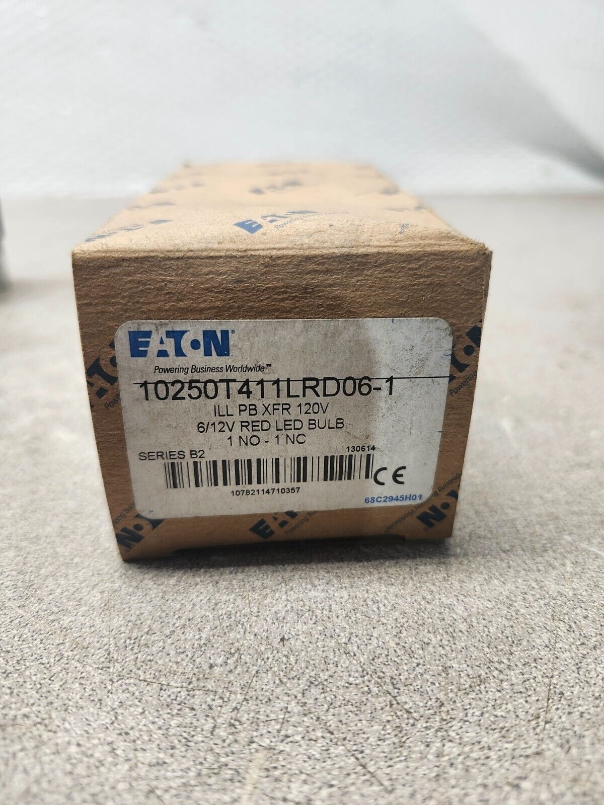 NEW IN BOX EATON RED LED PUSHBUTTON 10250T411LRD06-1