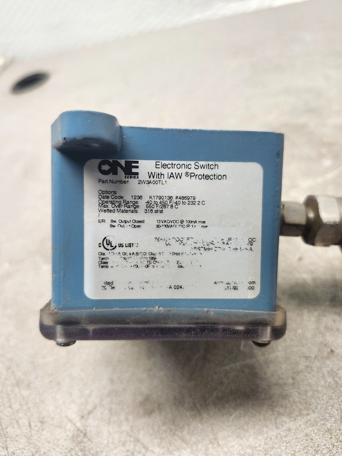 USED UE United Electronic Pressure Switch, 1/2" Ports 2W3A00TL1