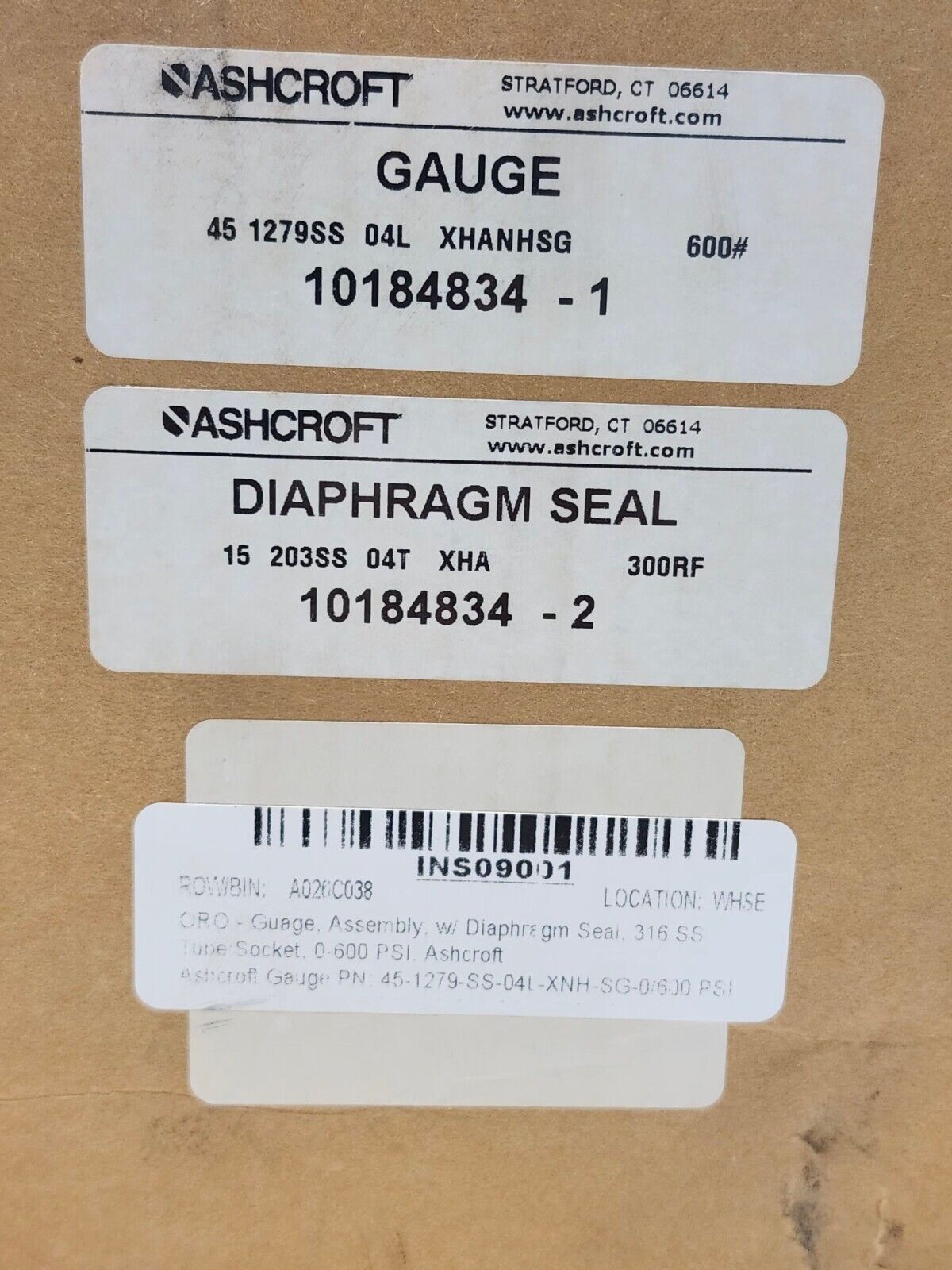 NEW ASHCROFT 0-600PSI. GAUGE 451279SS04LXHANHSG 600# SEAL 15203SS04TXHA 300RF